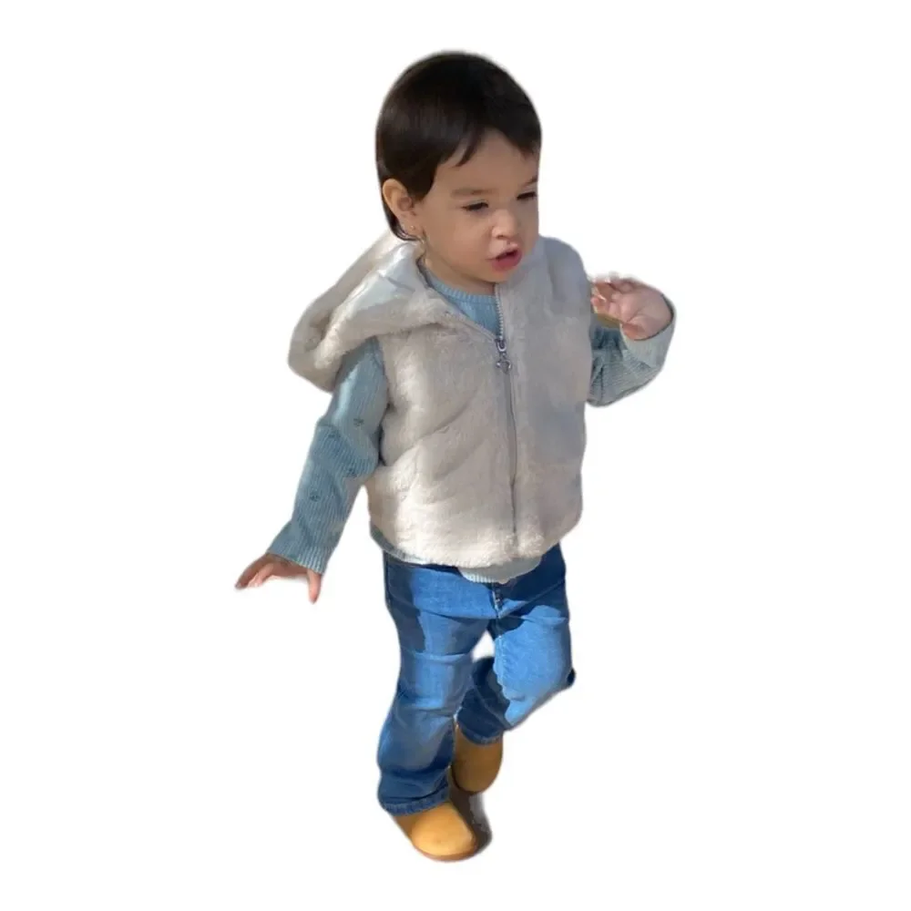 URBAN REPUBLIC | Ivory | HOODED FAUX FUR VEST